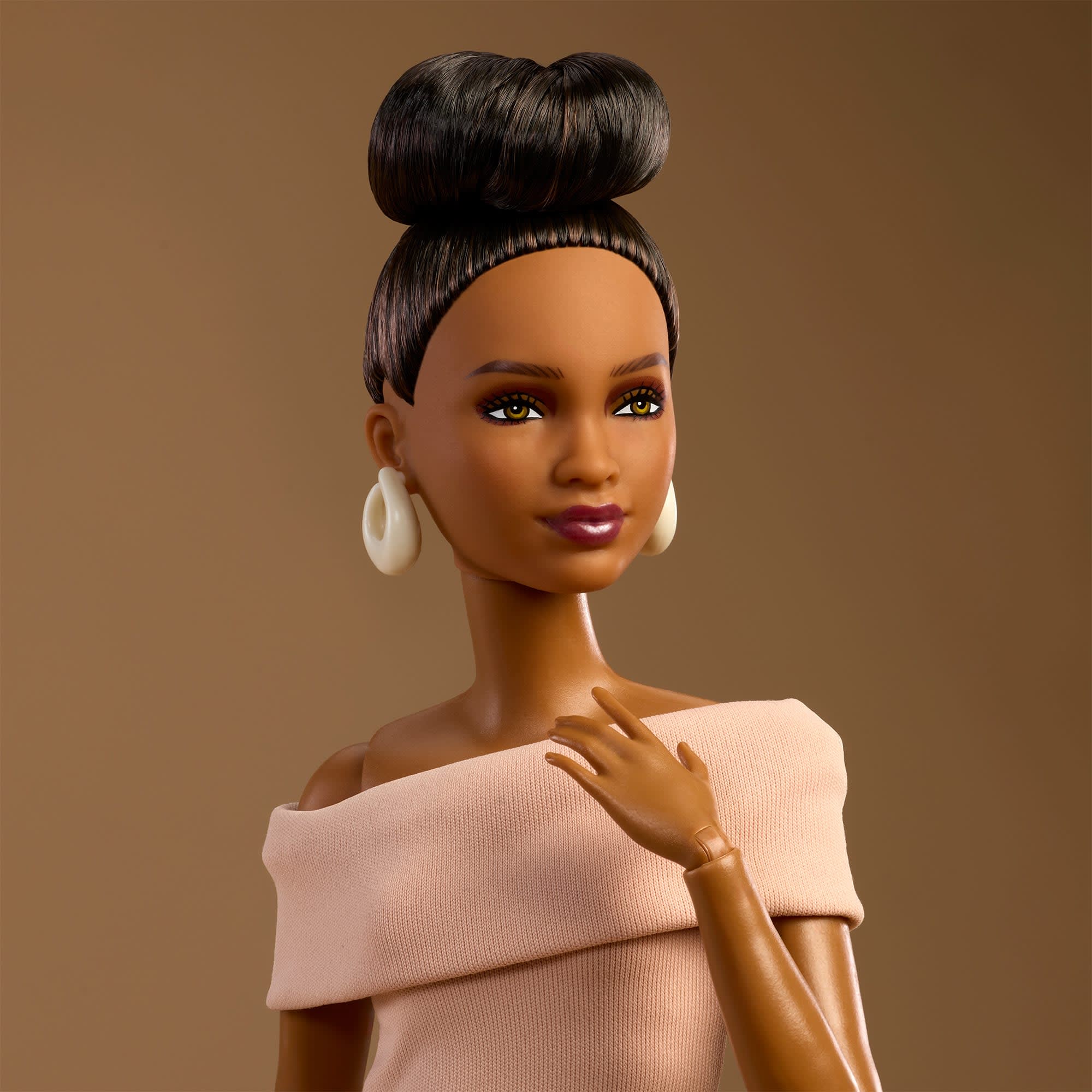 Barbie Basics 2026 Neutrals Series, Model 08 - Image 2