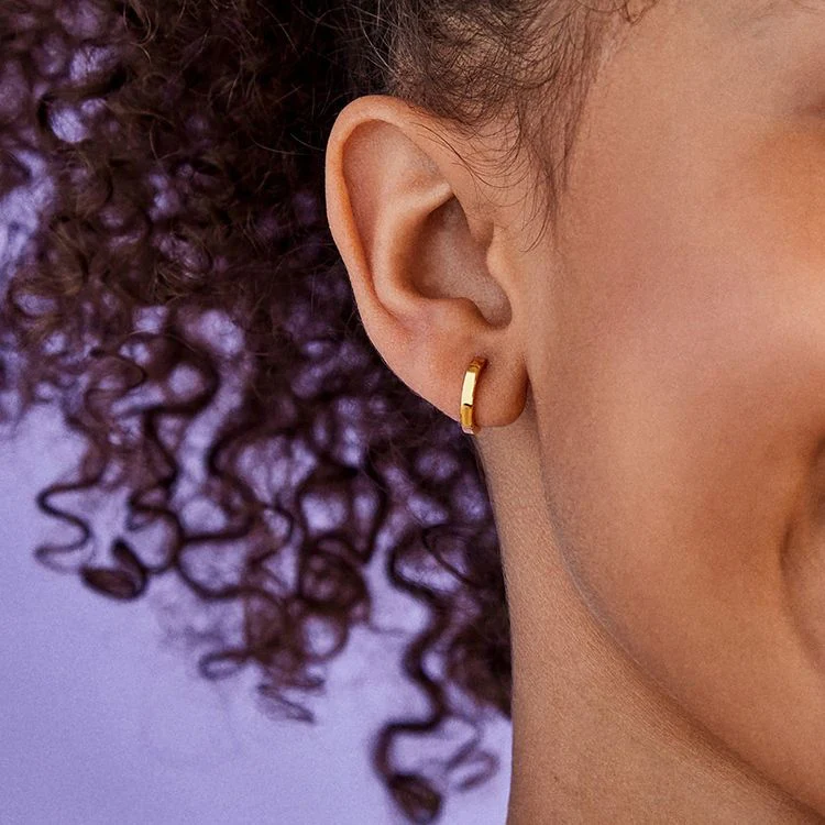 Tori 18K Gold Kids' Huggie Hoop Earrings - Image 2